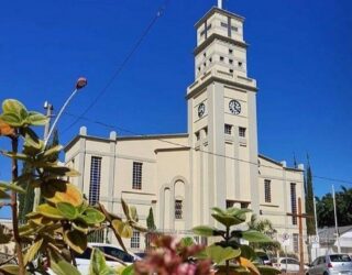 Imagem fachada igreja catolica