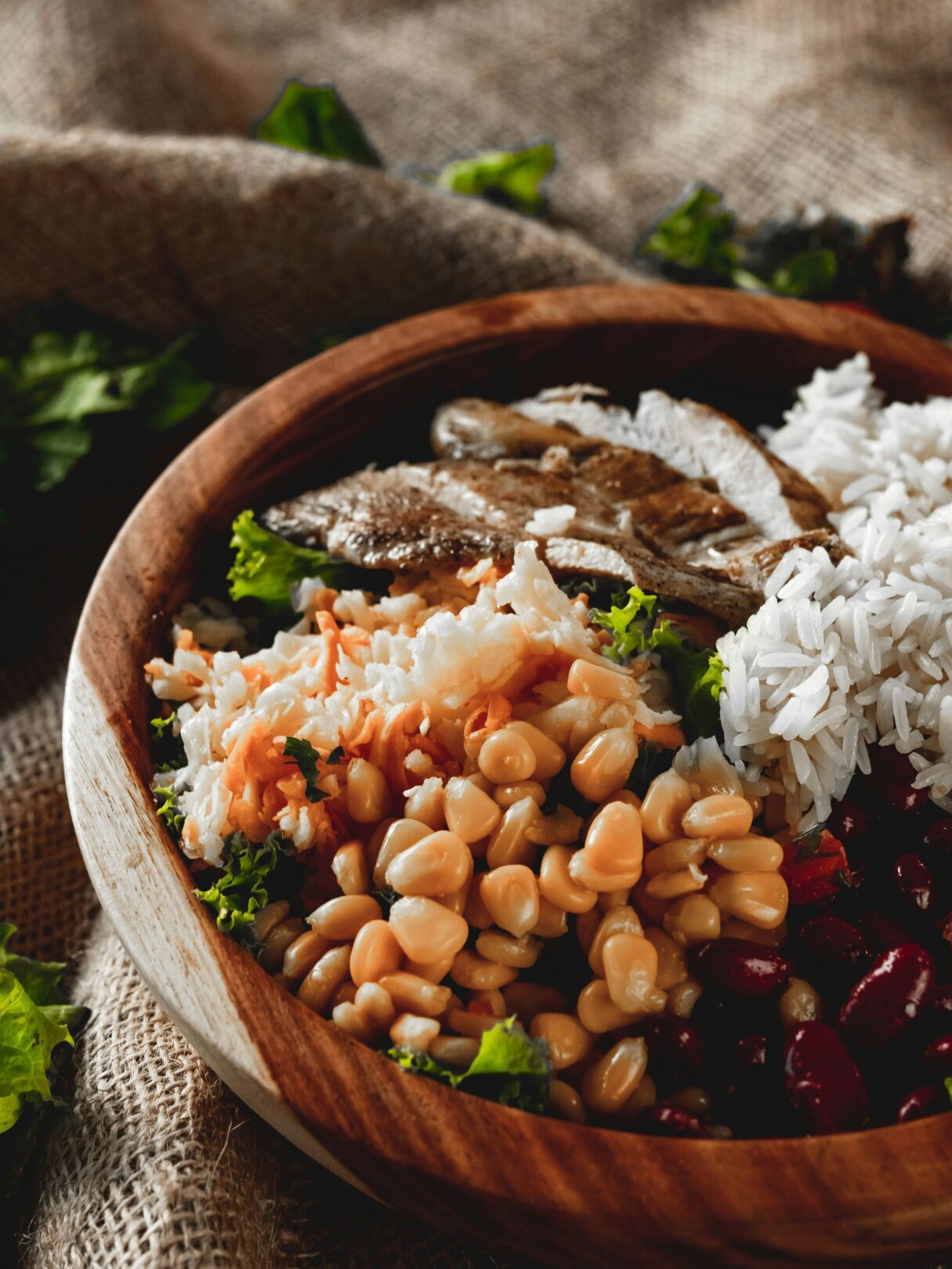 Imagem prato com feijão, arroz e carne