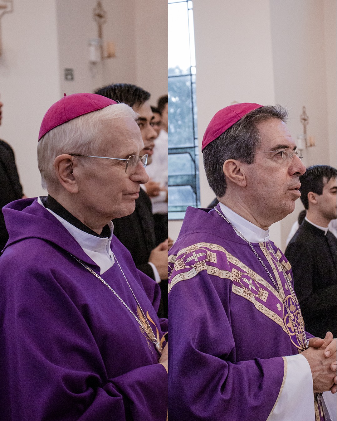 Imagem dois religiosos de roupa cor rocha