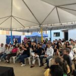 Imagem pessoas em ula plateia