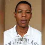 Imagem homem negro camisa branca