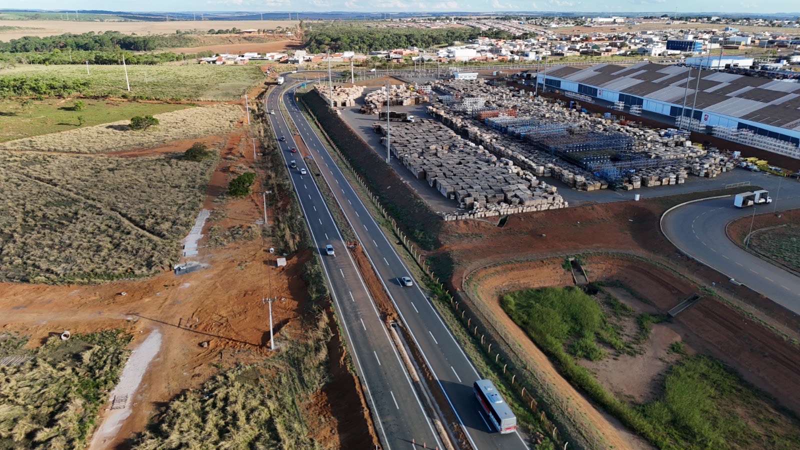 Imagem Pavimentação Anel Viário DAIA