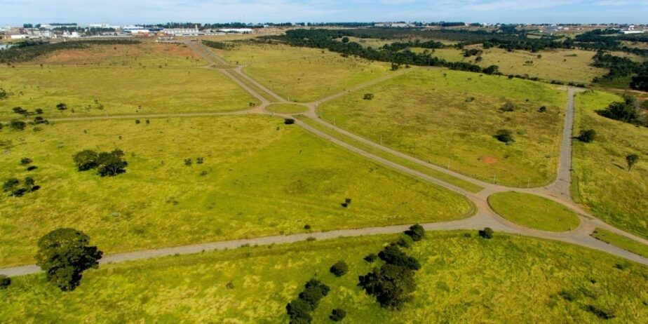 Imagem terreno com divisões