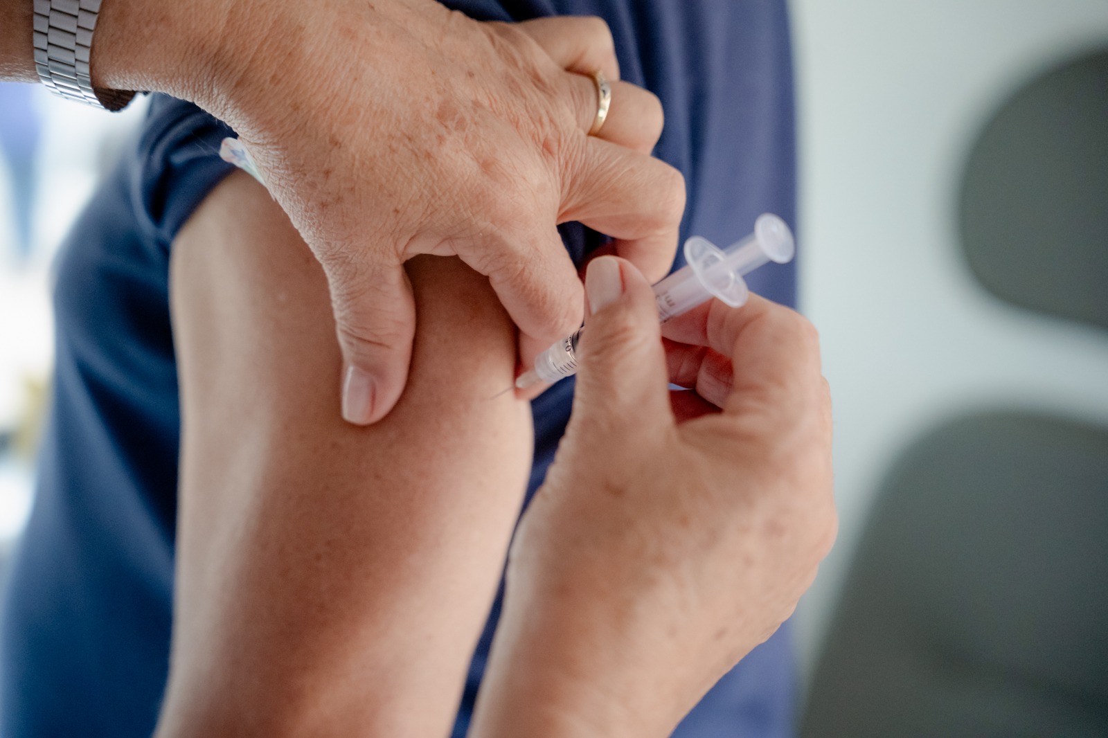 Imagem vacina aplicada no braço