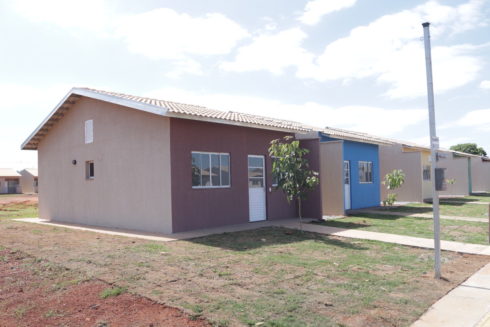 Imagem casas populares novas