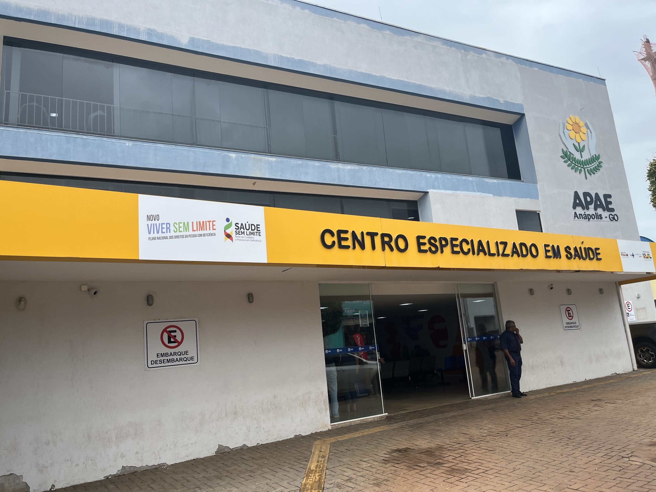 Imagem entrada Centro Especializado em Saúde APAE Anápolis