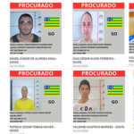 Imagem vários homens com ficha criminal de procurados