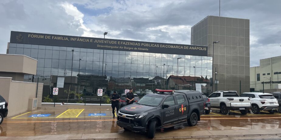 Júri de homem que esfaqueou ex-companheira 28 vezes começa em Anápolis