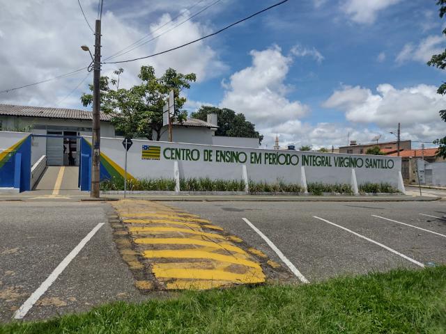 Imagem entrada do Centro de Ensino em Período Integral Virgínio Santillo,