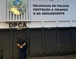 Imagem homem de costas preso DPCA