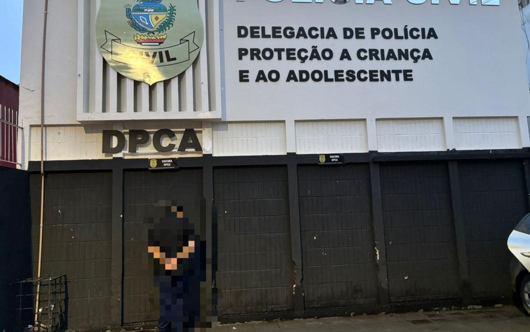 Imagem homem de costas preso DPCA