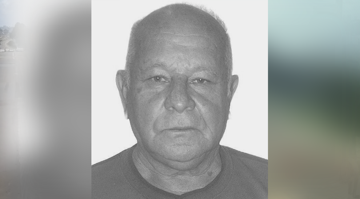 Imagem homem careca serio