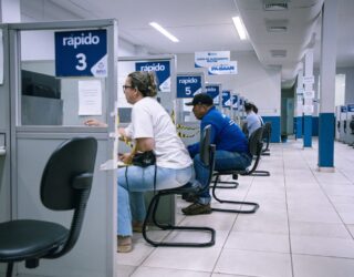 Imagem atendimento repartição pública