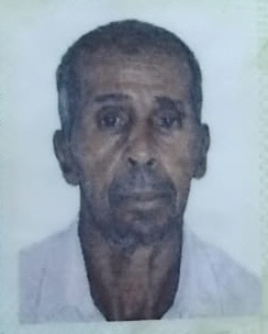 Imagem homem camisa branca