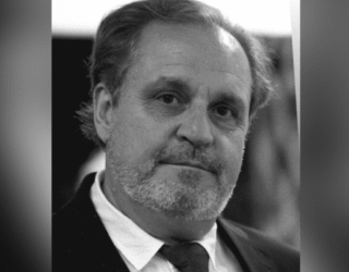 Imagem homem de terno preto