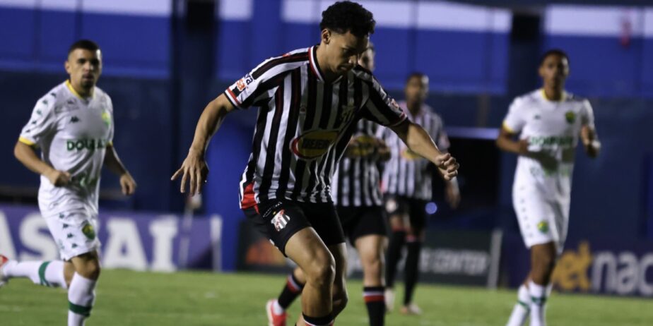 Anápolis goleia o Cuiabá e avança à semifinal da Copa Centro-Oeste