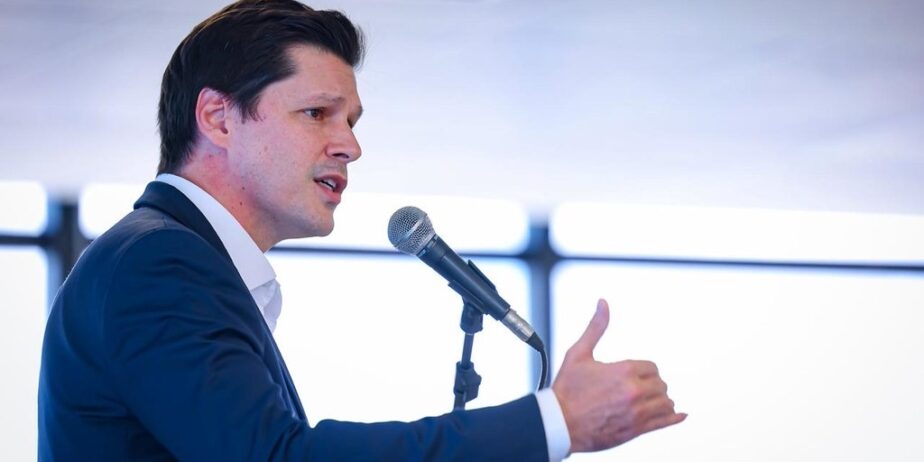 Em Goiás, agressores de mulheres vão ter que pagar pelo uso da tornozeleira eletrônica, anuncia Daniel Vilela