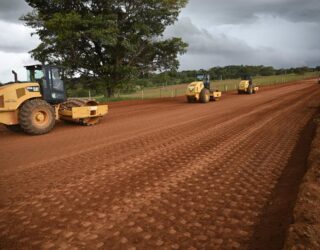 Imagem Obra pavimentação estrada de chão