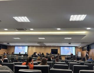 Imagem juri popular no Forum