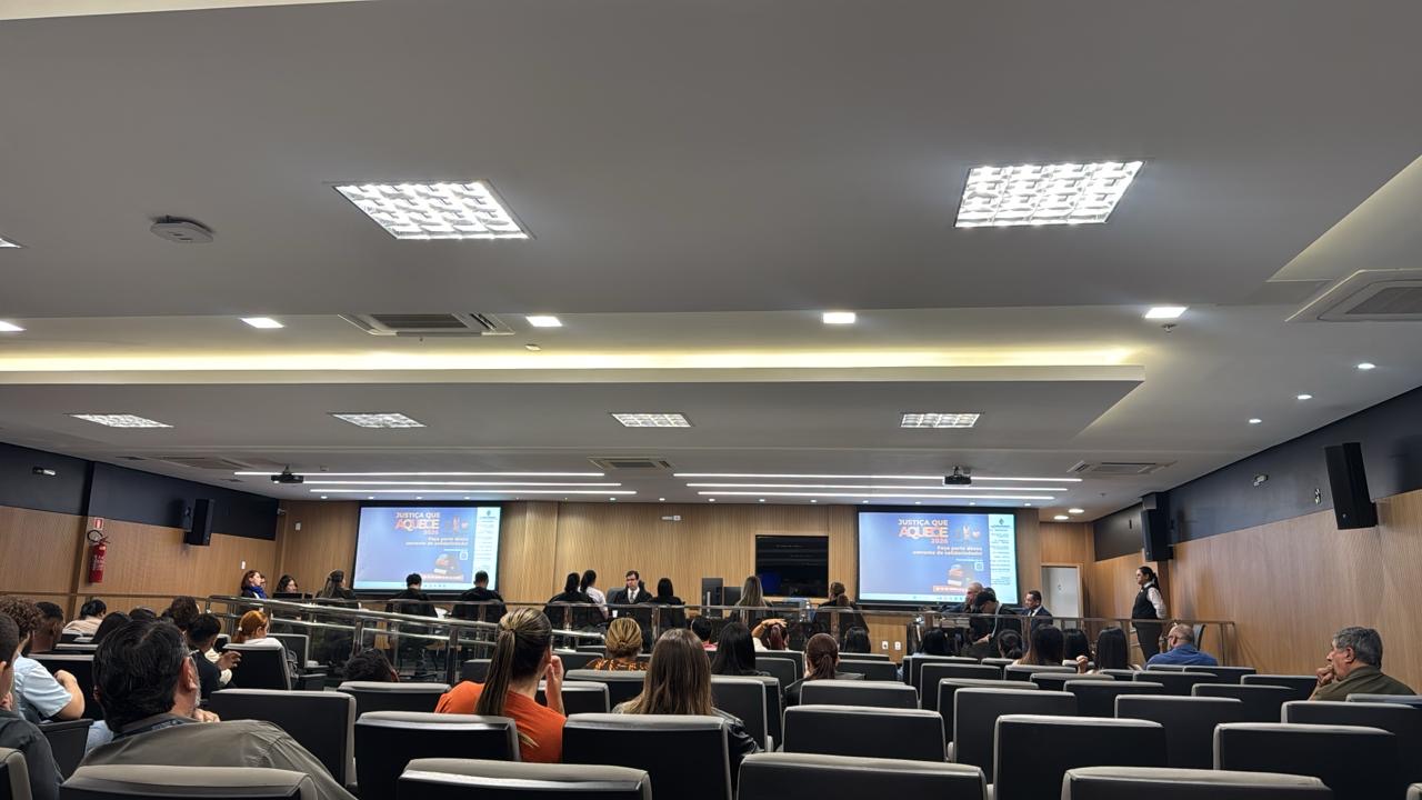 Imagem juri popular no Forum