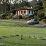 1 de 2 Tiger Woods deixa a delegacia após ser preso por causar acidente — Foto: MEGA/GC Images