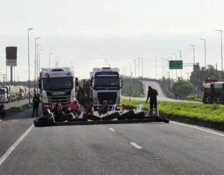 Se projeto passar, penalidades para as invasões e destruição dos prédios públicos e os bloqueios de rodovias serão amenizadas - Foto PRF -PR