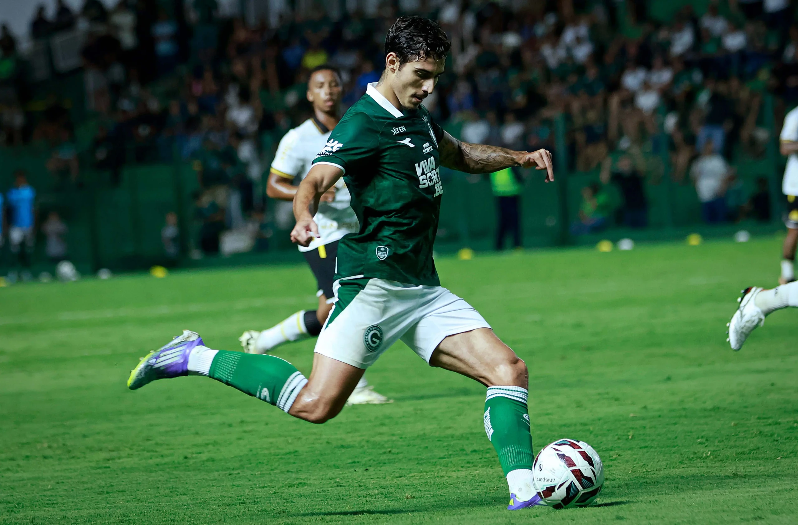 Atacante Cadu fez o gol da vitória do Goiás (Foto - Rosiron Rodrigues)