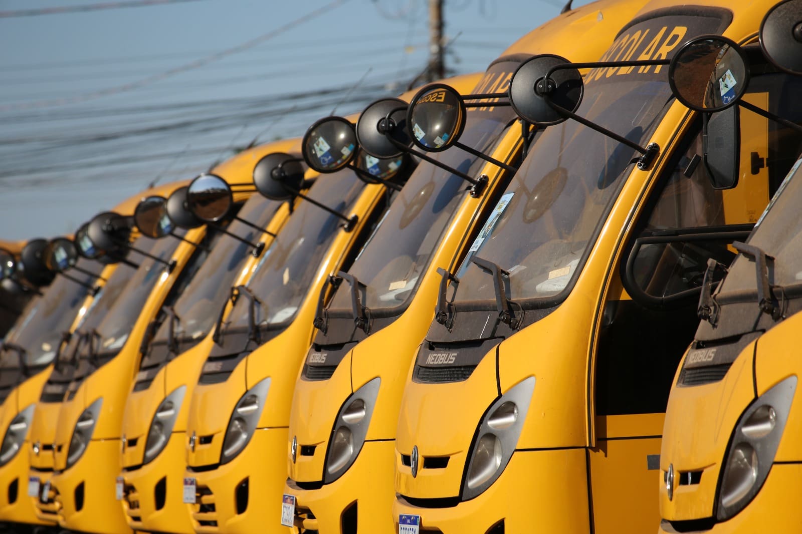 Pais serão avisados sobre embarque e desembarque dos filhos no transporte escolar público. Veículos contarão com sistema de georreferenciamento (Foto: Arquivo)