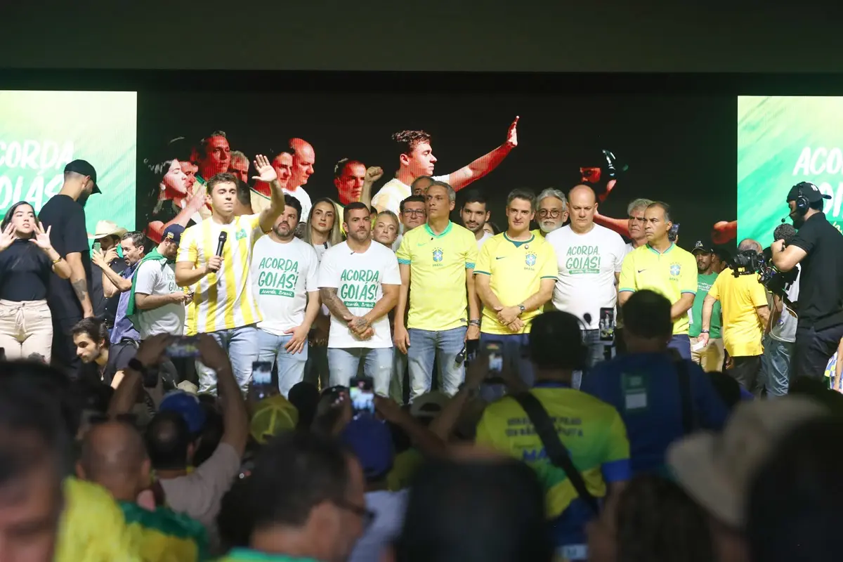 Ao lado de aliados de dentro e fora do PL, e sem Wilder Morais, Gayer lança pré-candidatura (foto divulgação)