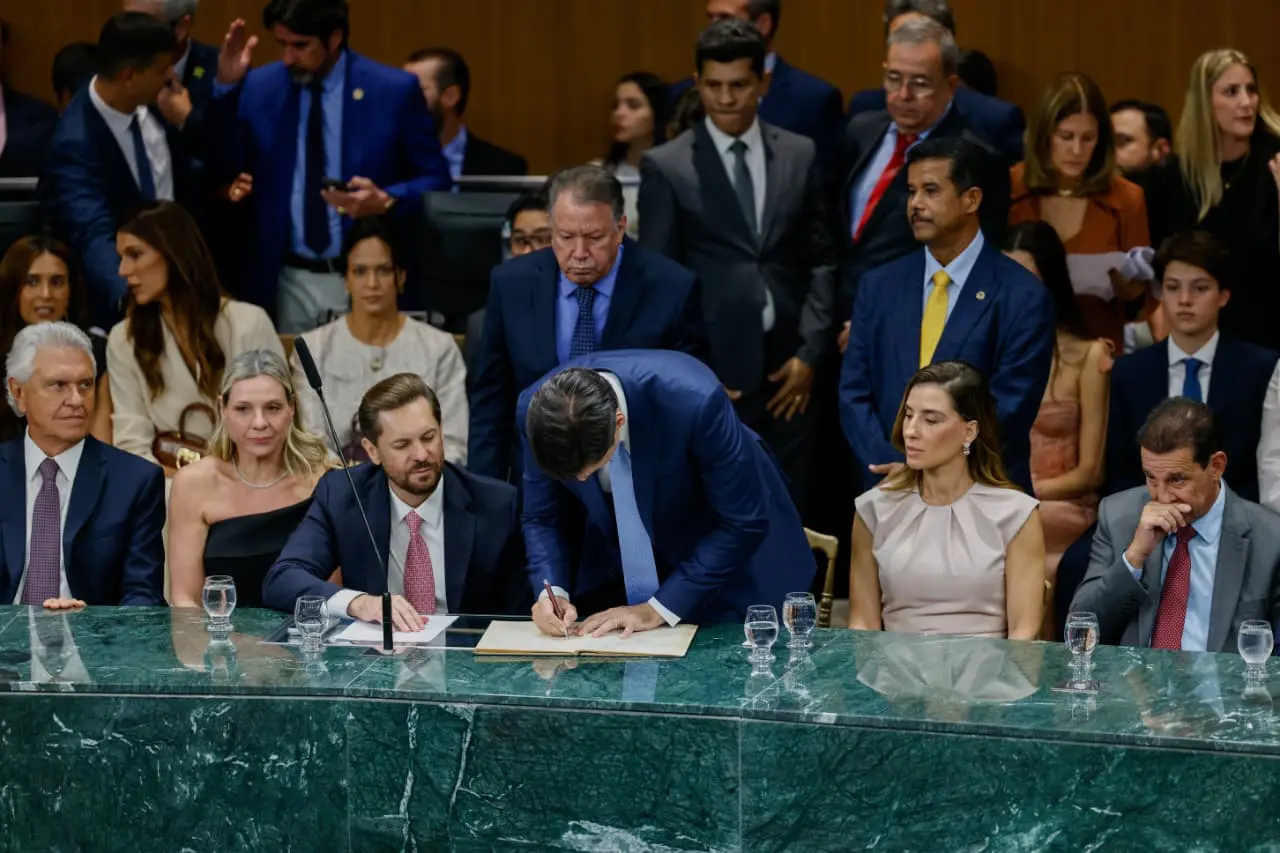 Daniel Vilela durante posse como governador na Alego. (Foto: Secom)