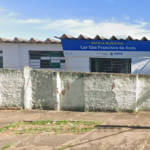Imagem fachada de entrada escola