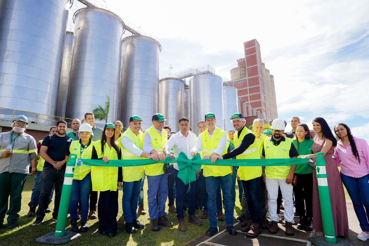 Daniel Vilela visita fábrica da Heineken em Alexânia: mais de R$ 100 milhões em investimentos reforçam Goiás como ambiente positivo de negócios (Fotos: Júnior Guimarães)