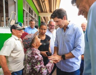 Daniel Vilela anunciou, neste sábado (09/05), construção de 65 moradias do programa Pra Ter Onde Morar – Casas a Custo Zero em Caçu, durante evento que celebrou Dia das Mães na cidade (Fotos: Hegon Corrêa)