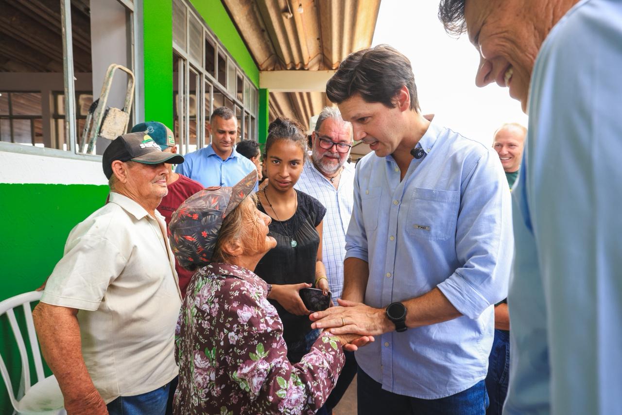 Daniel Vilela anunciou, neste sábado (09/05), construção de 65 moradias do programa Pra Ter Onde Morar – Casas a Custo Zero em Caçu, durante evento que celebrou Dia das Mães na cidade (Fotos: Hegon Corrêa)