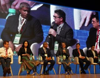 Secretário Rasível Santos fala sobre Programa Goiás Todo Rosa no Congresso Brasileiro de Mastologia (Foto: Marco Monteiro)