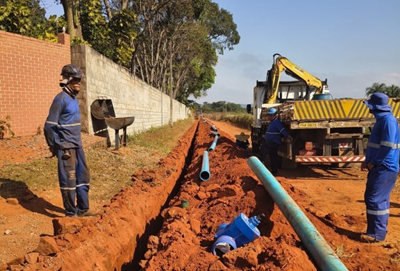 A partir da conclusão dos trabalhos, o bairro, que já é parcialmente atendido, passará a contar com cerca de 2.700 moradores beneficiados (Foto: Saneago)