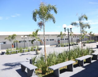 Primeira escola estadual em sistema modular da rede pública goiana foi entregue em Cidade Ocidental (Foto: Seduc)