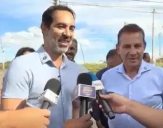 Vanderlan Cardoso anuncia apoio à pré-candidatura de Simone Pellozo durante visita a obras em Senador Canedo ao lado do prefeito Fernando Pellozo. Foto: Reprodução.