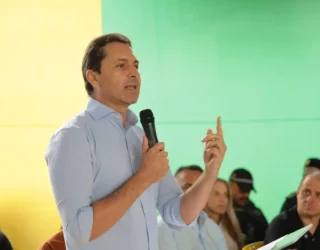 Prefeito Leandro Vilela anuncia contrato assinado com Banco dos Brics.