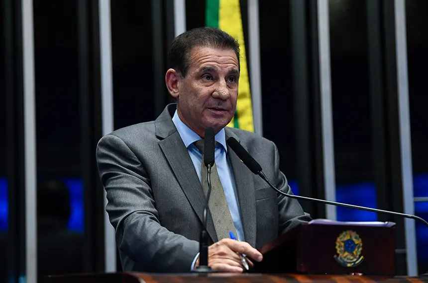 Senador Vanderlan Cardoso quer emenda à PEC do fim da 6x1. (Foto: Senado Federal)