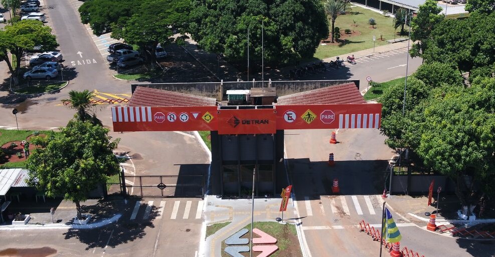Feriado não gera impacto negativo aos usuários. Documentos e vistorias vencidos durante a data têm validade prorrogada para primeiro dia útil subsequente, não havendo incidência de juros ou multas (Foto Detran-GO)