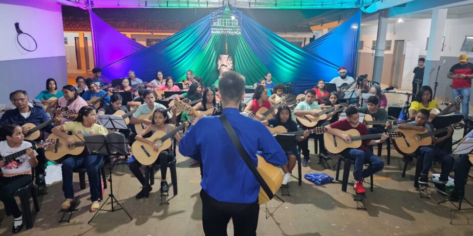 Do total de vagas ofertadas, 60% são destinadas preferencialmente a estudantes de escolas públicas, pessoas com renda familiar de até um salário mínimo e meio, candidatos em situação de vulnerabilidade social e pessoas com deficiência ou transtornos globais do desenvolvimento (Fotos: Secti-GO)