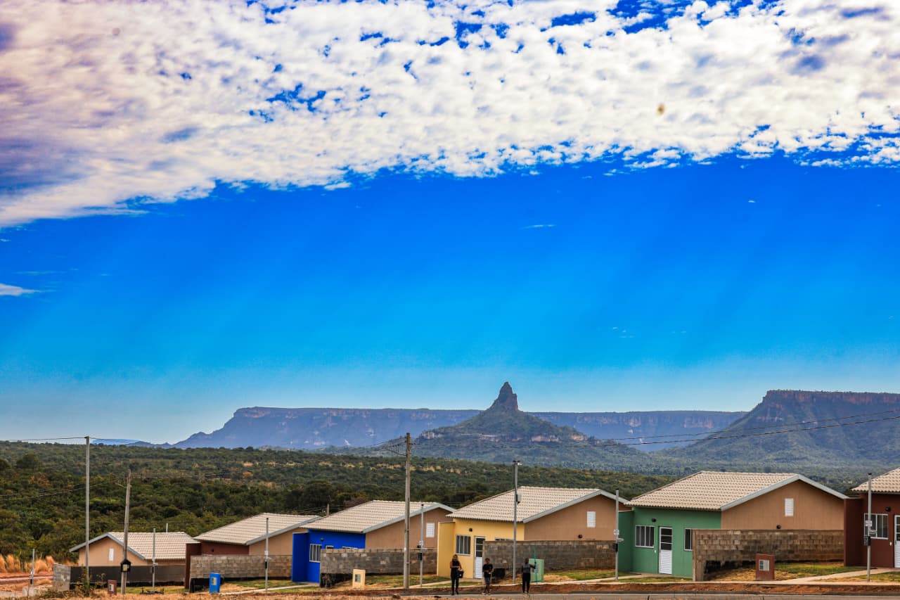 Nordeste goiano recebe 87 casas a custo zero em São Domingos e Cavalcante e nova etapa das obras de pavimentação da GO-110. (Fotos: Benedito Braga e Wesley Costa)