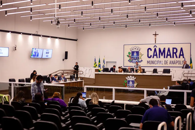 Texto aprovado pelos vereadores distribuiu R$ 10 milhões em emendas. (Foto: Allyne Laís)