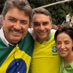 Ana Paula Rezende ao lado de Flávio Bolsonaro e Wilder Morais. (Foto: Reprodução)