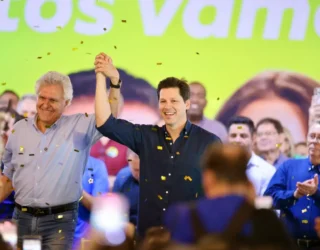 Daniel Vilela e Ronaldo Caiado reuniram cerca de 4 mil pessoas e 61 prefeitos durante a quarta edição do movimento Pra Frente Goiás, realizada em Uruaçu, no Norte do Estado. Foto: Divulgação.