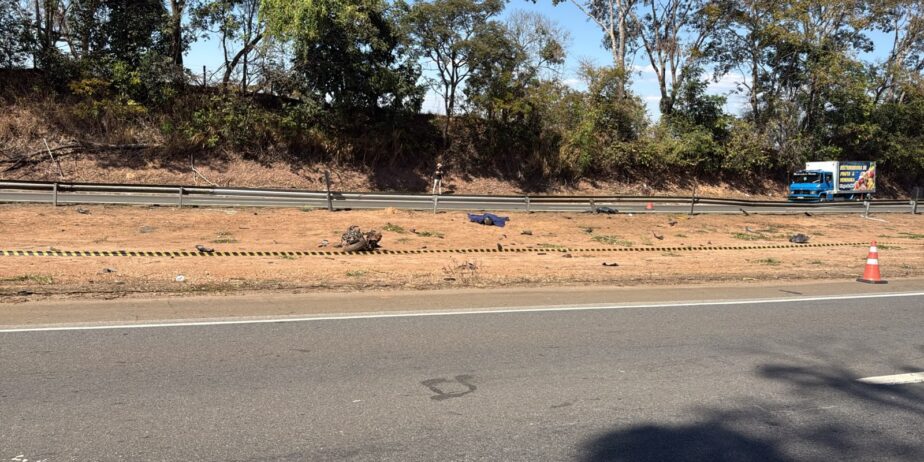 Motociclista de 50 anos morre após bater contra guard rail na BR-060
