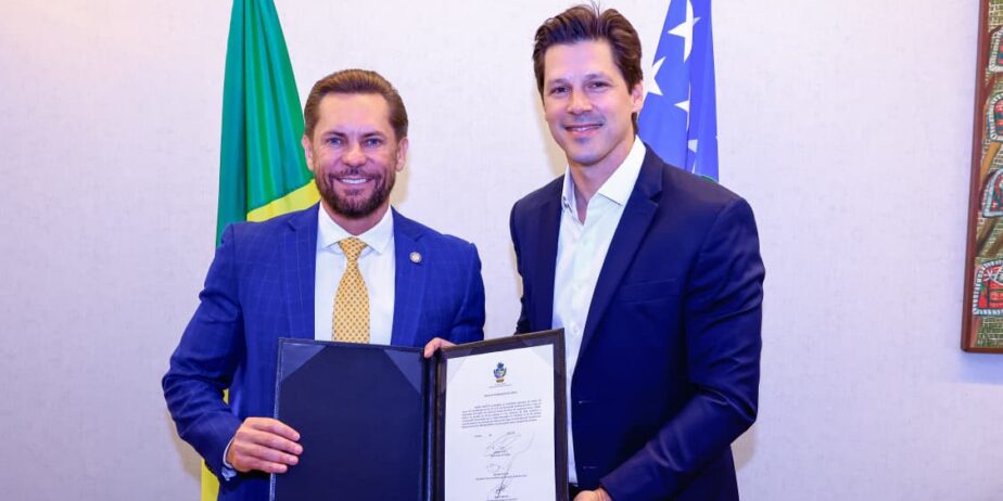 Daniel Vilela transmite governo de Goiás a Bruno Peixoto durante período de férias